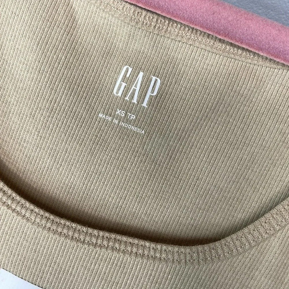 GAP NWT Ribbed Logo Boyfriend Tank Khaki Sand Top Size XS - Picture 6 of 8